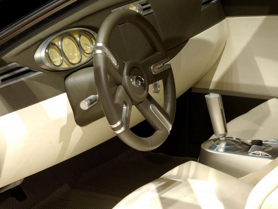  Hyundai HCD-7 Concept 2002 года  (фото 2 из 3)